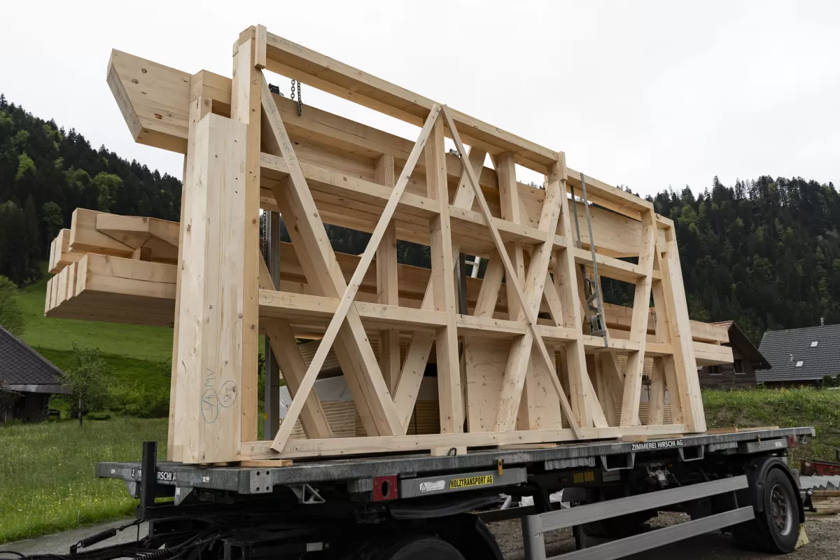 💚 Truberholz steht für: •	Nachhaltigkeit: Nutzung von lokalem Holz zur Minimierung des ökologischen Fußabdrucks. •	Gemeinschaft: Förderung des Zusammenlebens durch durchdachte Baukonzepte. •	Innovation: Kombination von traditionellem Handwerk und moderner Technik für langlebige und hochwertige Bauten.