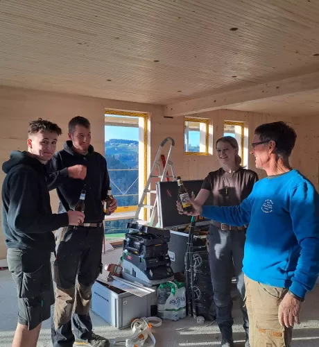 Ausbau Wohnhaus in Doppelschwand mit Truberholzwänden