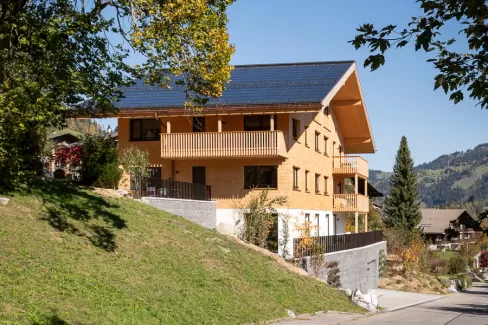 Mehrfamilienhaus, Truberholz, Wände, Brettschicht, Tradition, Zweisimmen, Berner Oberland, Zimmermann, Zimmerin, Projektleiter, Archithektur, Baubetreuung, Trub, Längengrund