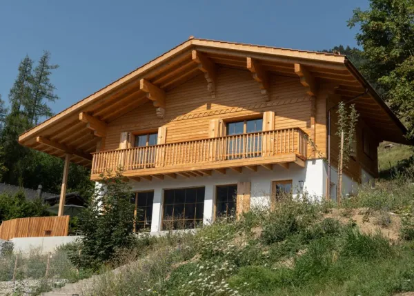 Kompetenz als Gesamtdienstleister und spricht sowohl Bauherren als auch Architekten, Planer und Geschäftspartner an.