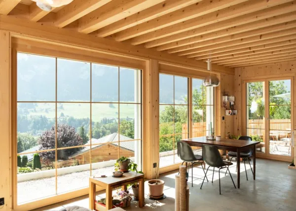 Kompetenz als Gesamtdienstleister und spricht sowohl Bauherren als auch Architekten, Planer und Geschäftspartner an.